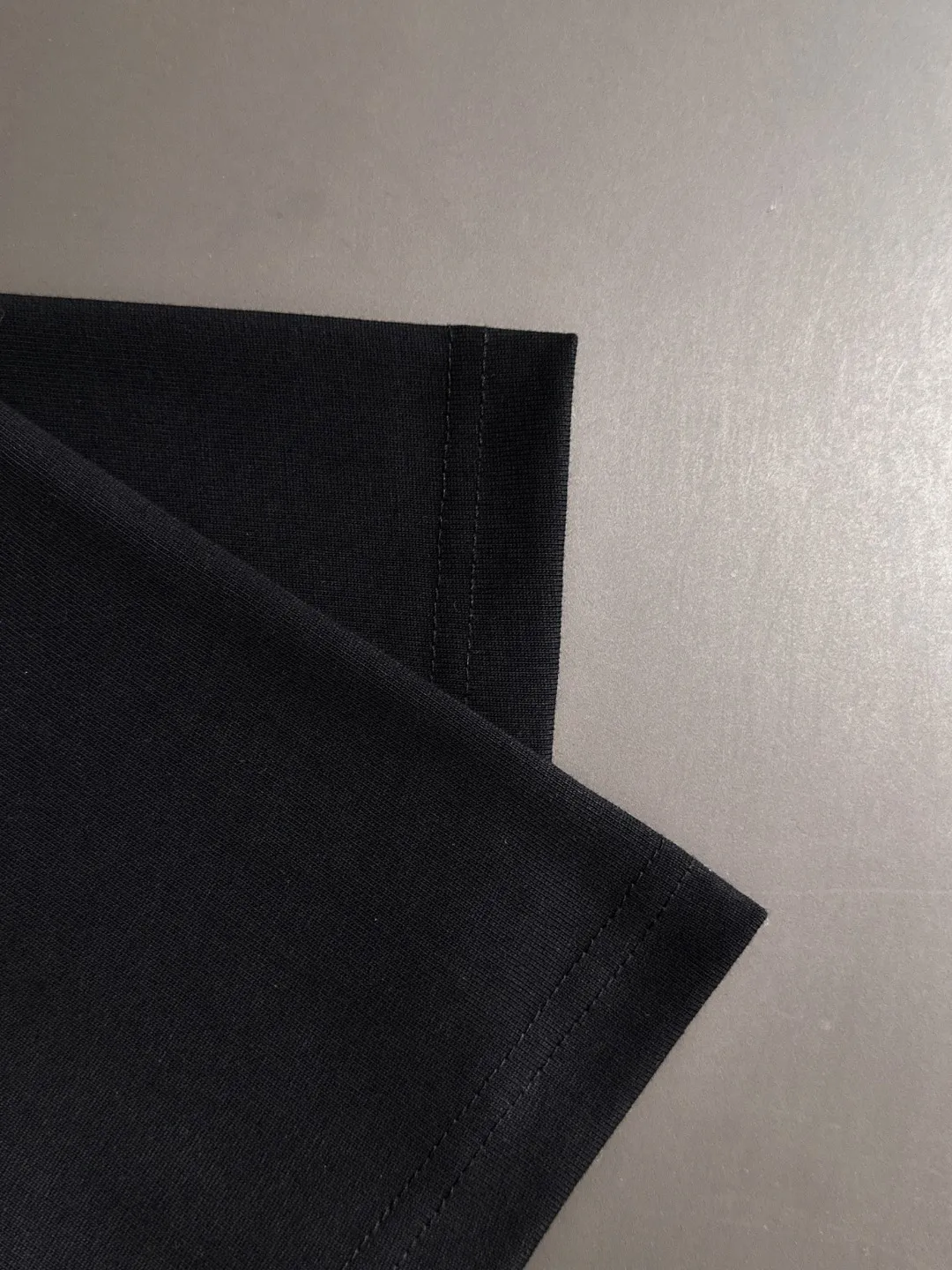 🅿️270 shipped next day Croxin 2025 spring and summer new style (top quality, differentiated currency) launches 260g double yarn pure cotton short-sleeved fabric, early spring catwalk style, personalized and exclusive style, same style for men and women, using imported custom dyeing fabric, chain bottom back collar, fully shoulder-covering, no deformation or shrinkage when exposed to water, SIZE: M to 4XL